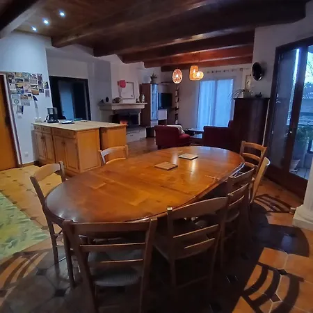 Calme - Etage 1 Apartment